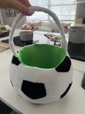 Soccer ball basket